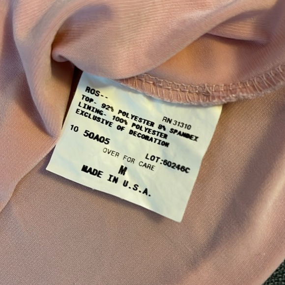 I.N. Muted pink halter top. Ties at neck size medium. 24-135 - Picture 5 of 7